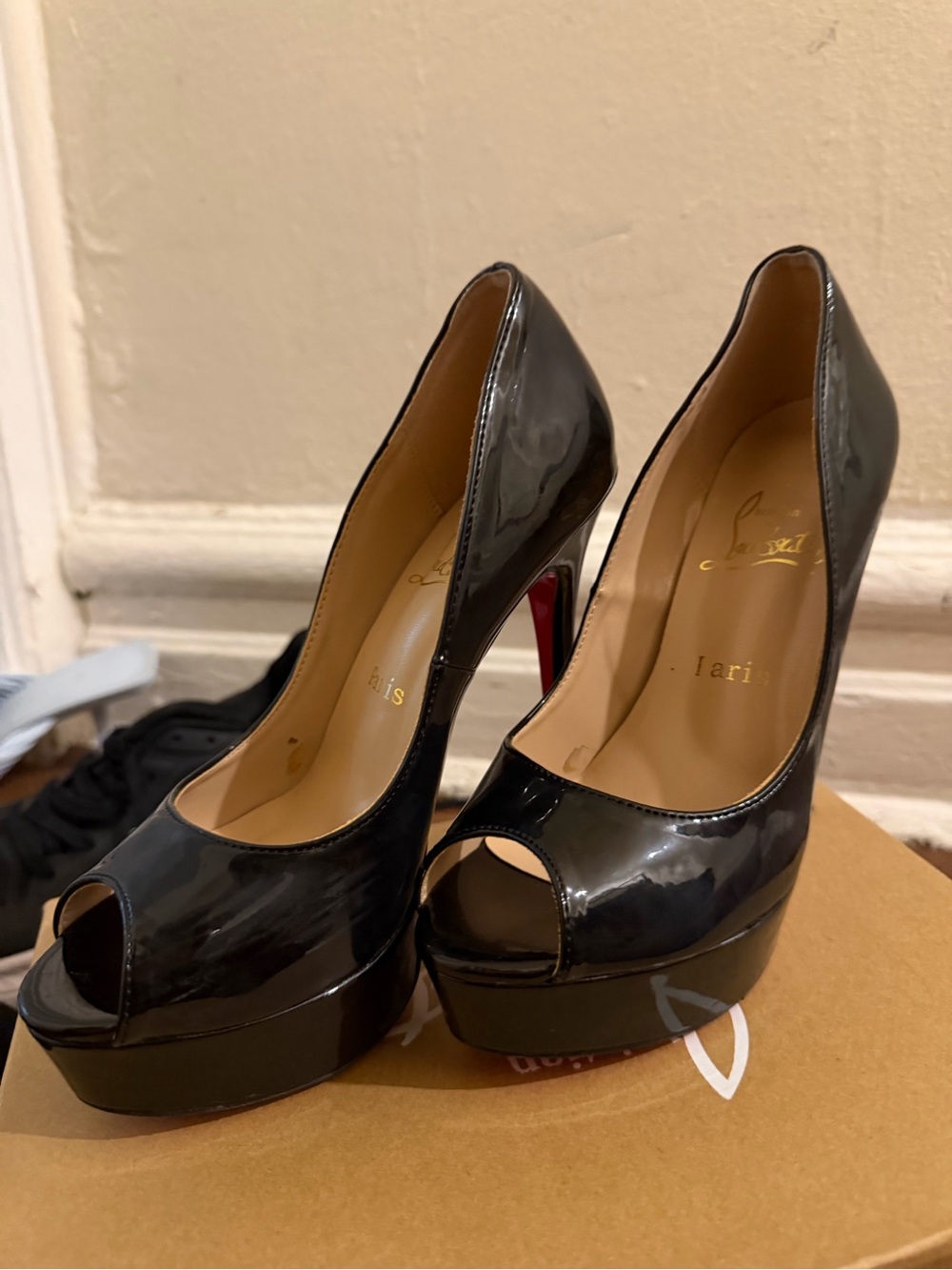 Christian Louboutin Black Patent Leather Pointed Stiletto Pumps with Red Soles - Picture 3 of 3